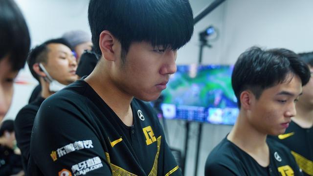 并为季后赛 并为季后赛